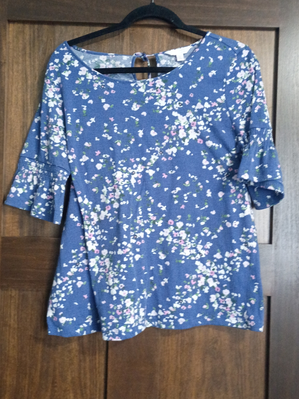 Lauren Conrad Women’s Blue Floral Ruffle Sleeve Top